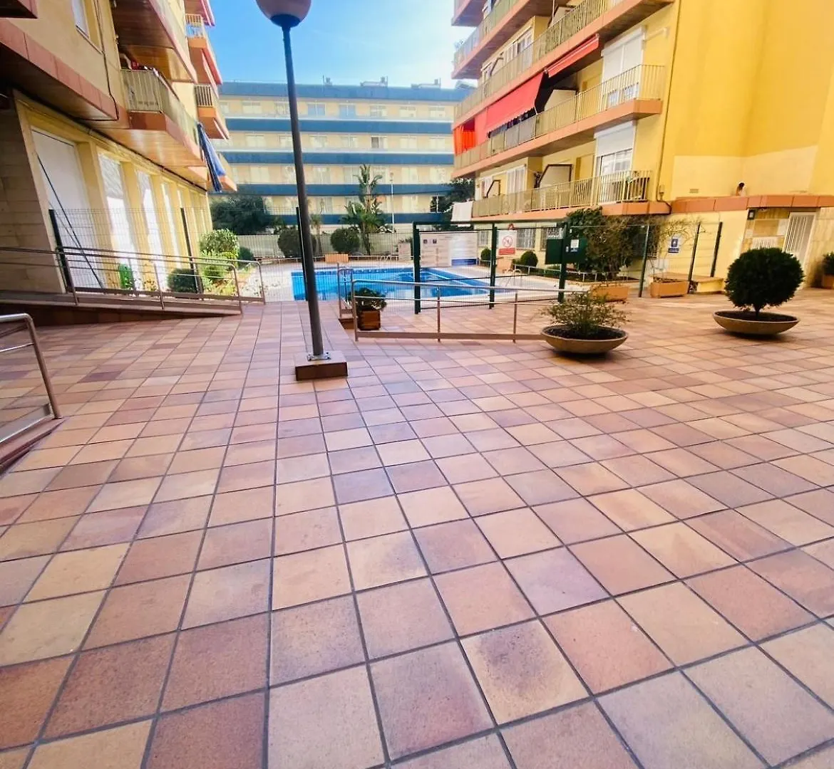Piso Shic De Playa Fenals Con Terraza Y Piscina Διαμέρισμα Λορέτ Ντε Μαρ