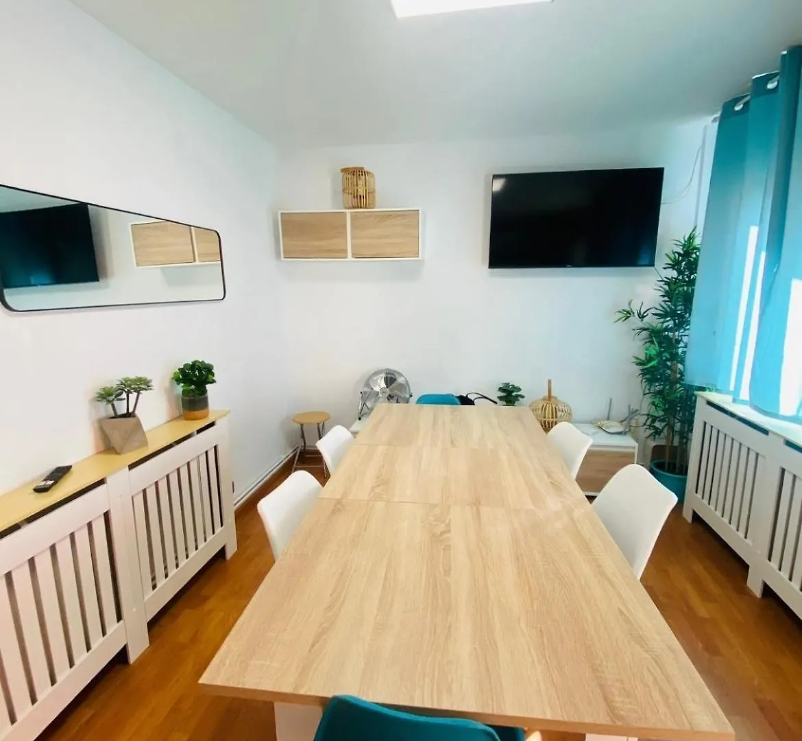 Piso Shic De Playa Fenals Con Terraza Y Piscina Apartman Lloret de Mar