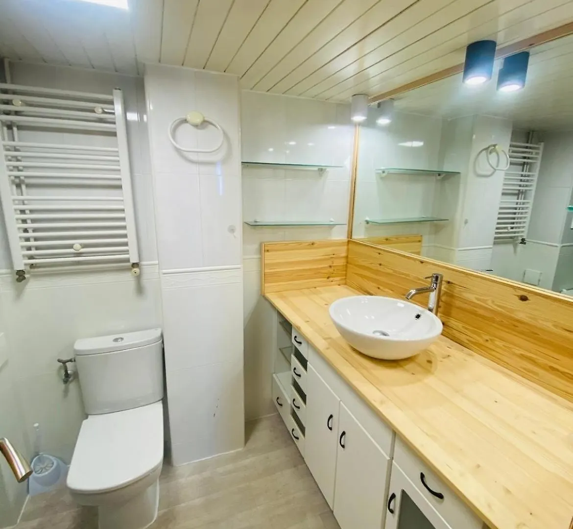 Piso Shic De Playa Fenals Con Terraza Y Piscina Apartman Lloret de Mar Spanyolország