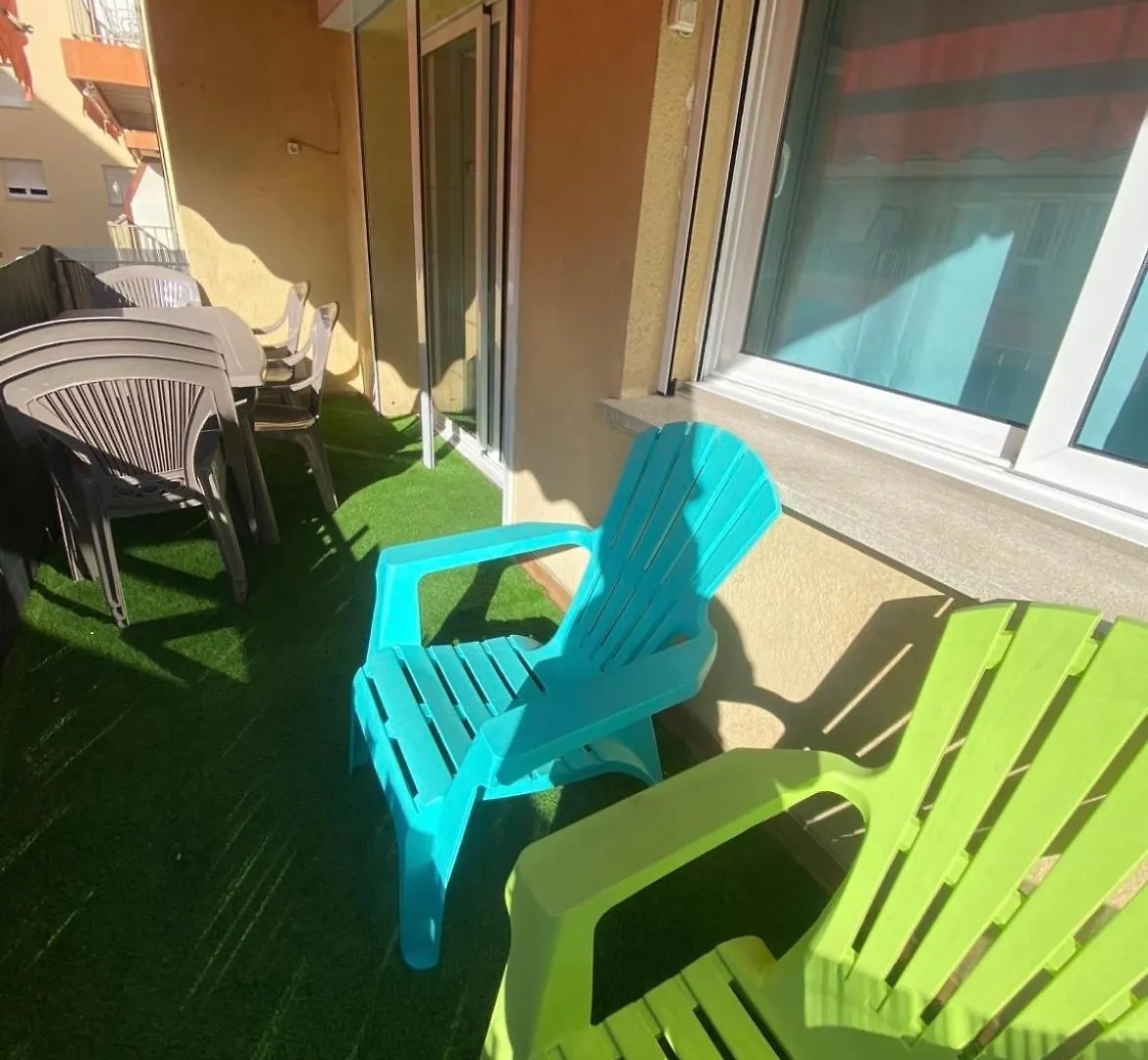 Piso Shic De Playa Fenals Con Terraza Y Piscina Apartman Lloret de Mar Spanyolország