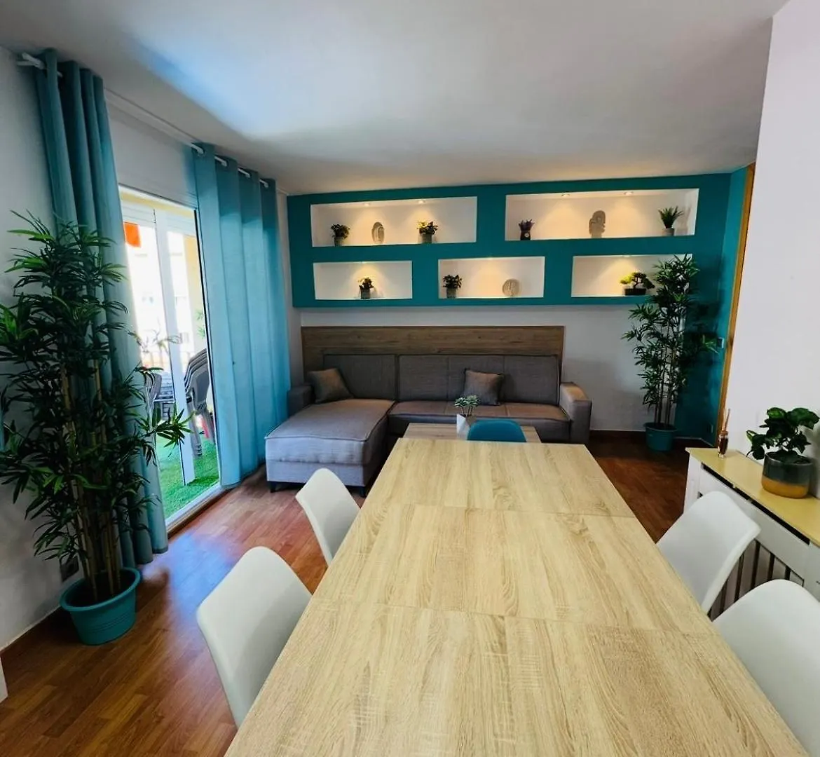 Piso Shic De Playa Fenals Con Terraza Y Piscina Apartman Lloret de Mar 0*,  Spanyolország